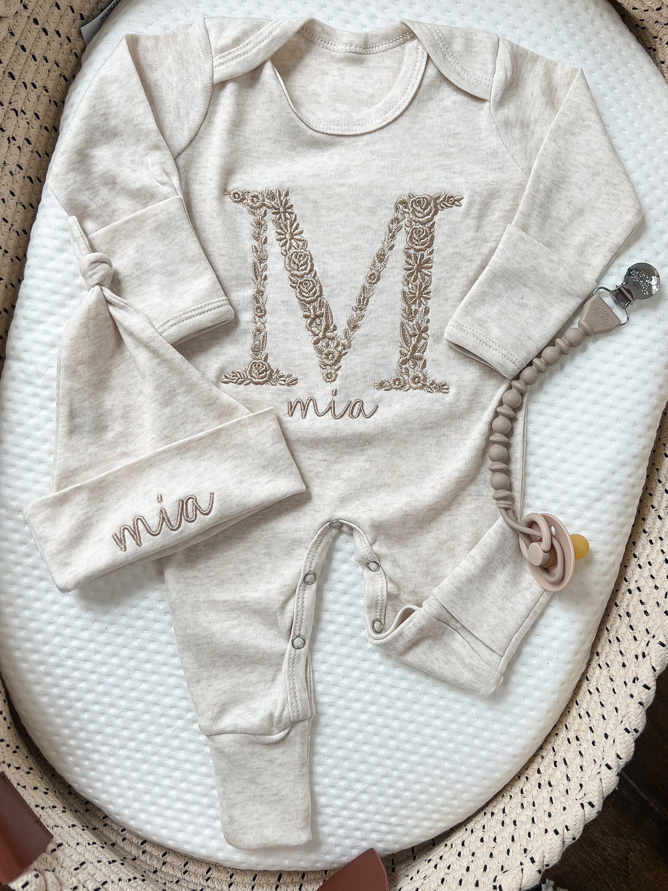 Newborn girl coming home outfit, Name Newborn Outfit, Embroidered Baby Outfit, Hospital Home Outfit, Neutral Custom Baby Outfit,